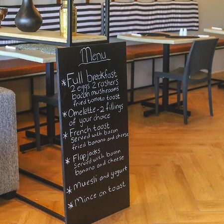 Le Bezz Guesthouse Балито Екстериор снимка