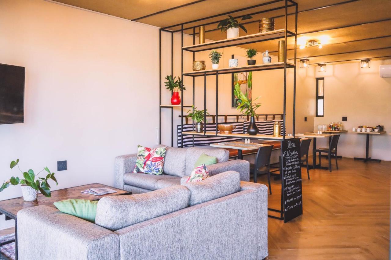 Le Bezz Guesthouse Балито Екстериор снимка