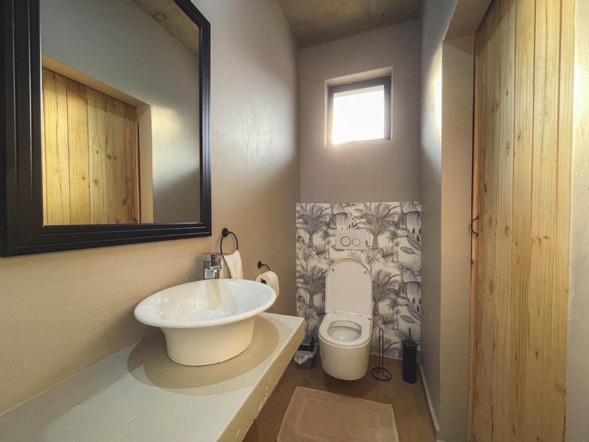 Le Bezz Guesthouse Балито Екстериор снимка