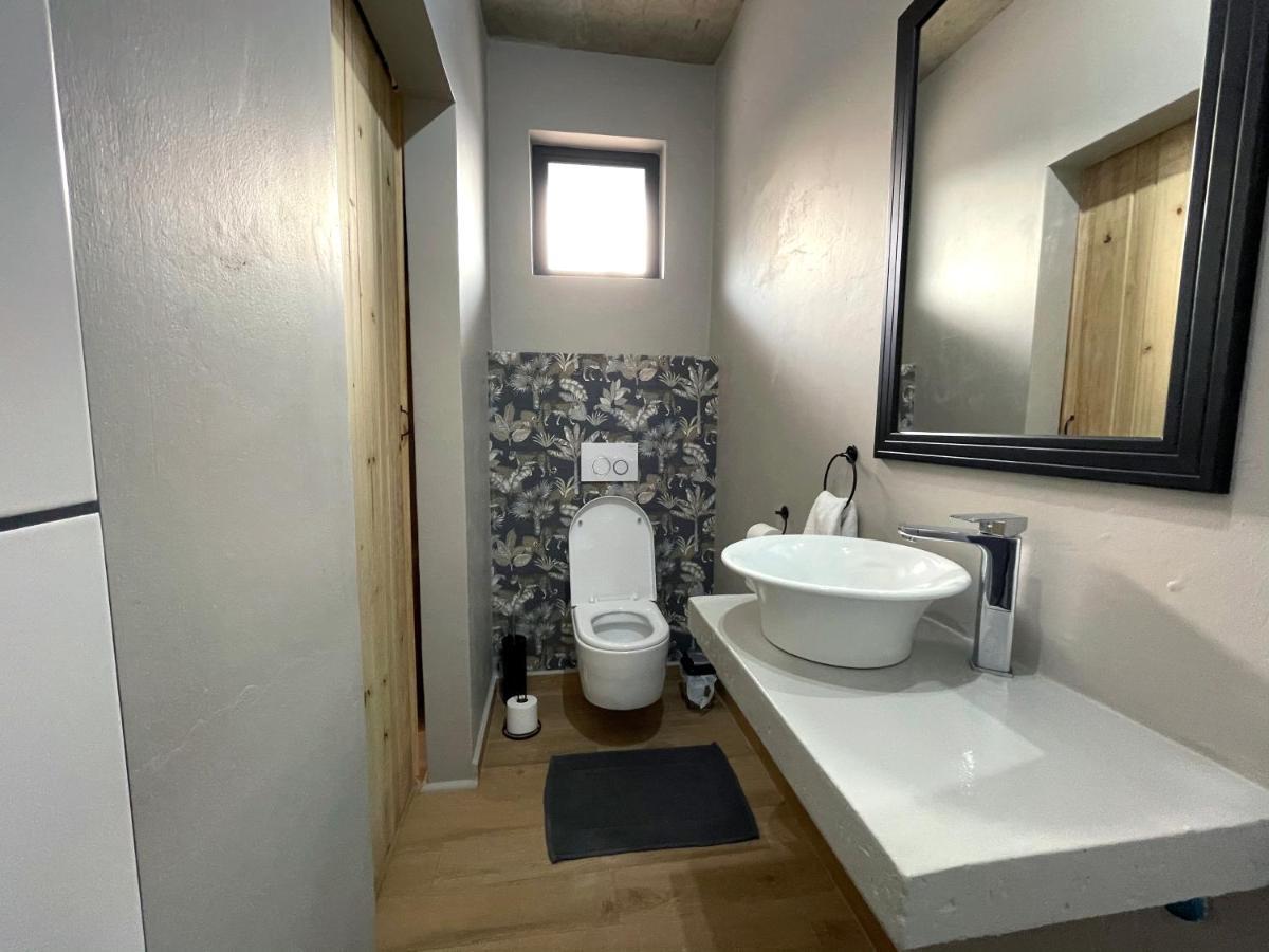 Le Bezz Guesthouse Балито Екстериор снимка