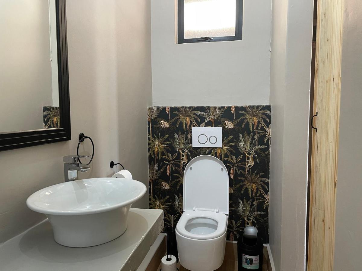 Le Bezz Guesthouse Балито Екстериор снимка