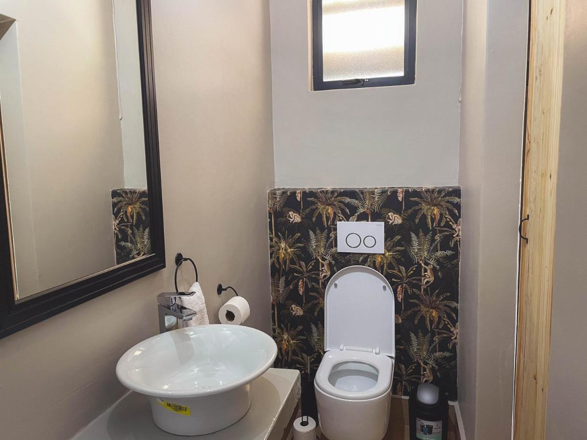 Le Bezz Guesthouse Балито Екстериор снимка