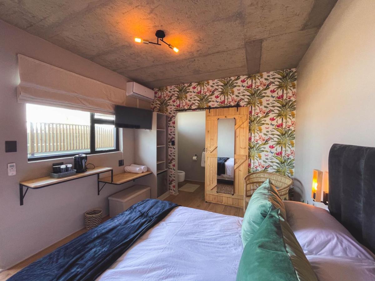 Le Bezz Guesthouse Балито Екстериор снимка