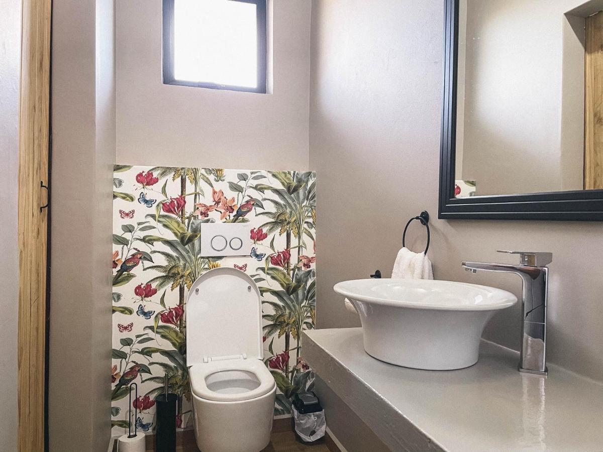 Le Bezz Guesthouse Балито Екстериор снимка