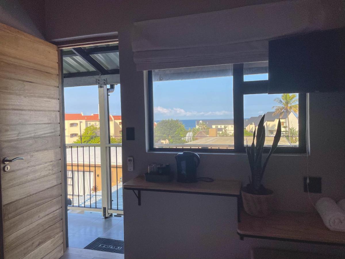 Le Bezz Guesthouse Балито Екстериор снимка